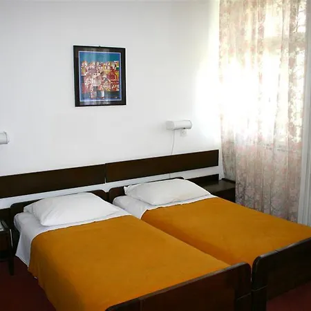 Hotel Sumratin