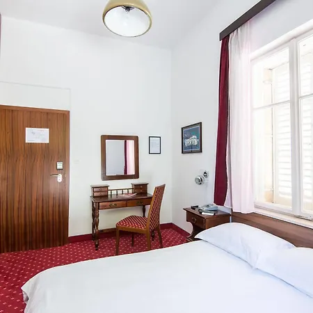 Hotel Sumratin