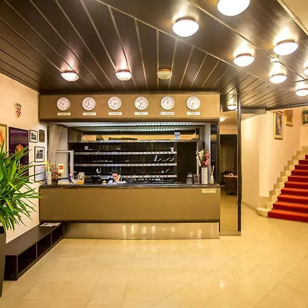 Sumratin Hotel 2*